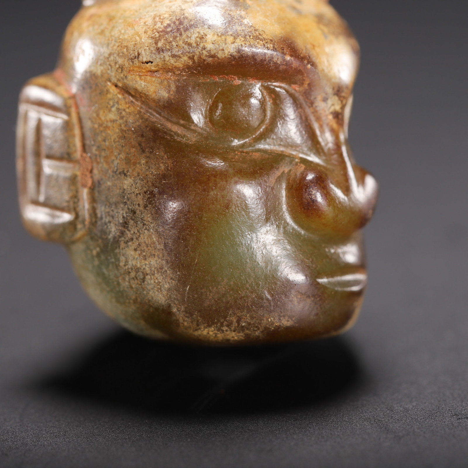 A CARVED JADE MYTHICAL BEAST HEAD - 5