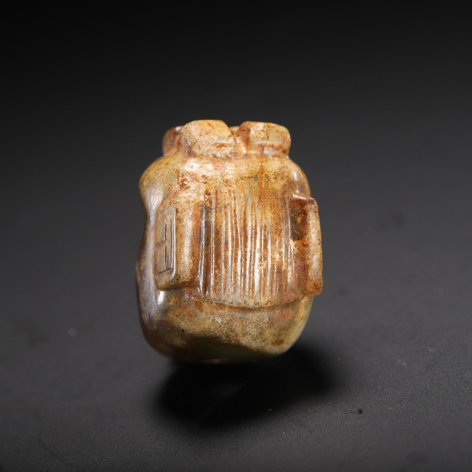 A CARVED JADE MYTHICAL BEAST HEAD - 7