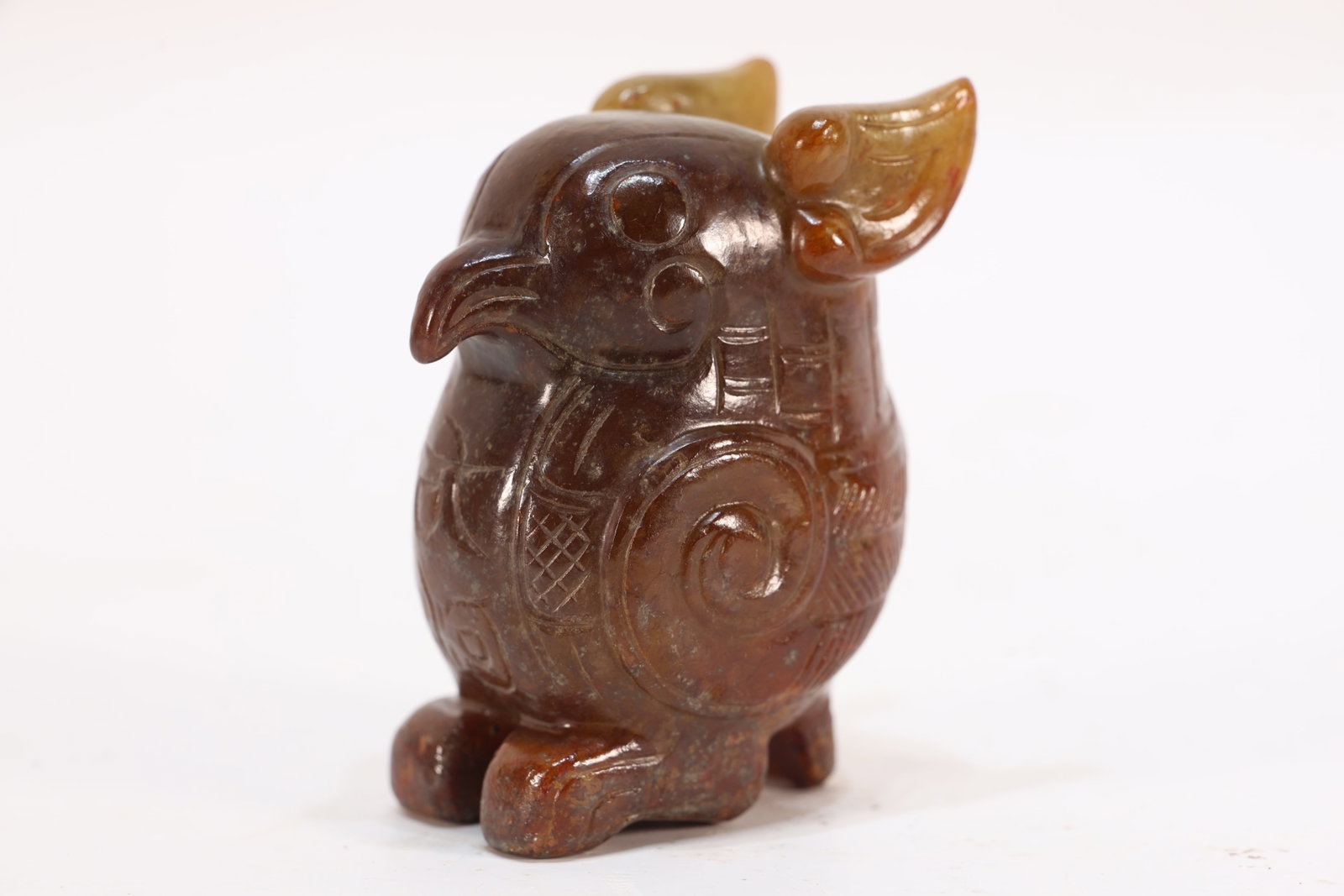 Jade Carved Beast Face and Poetry Pattern Bird Shape Ornament: Jade Carved Beast Face and Poetry Pattern Bird Shape Ornament (7 x 4.5 x 4cm)