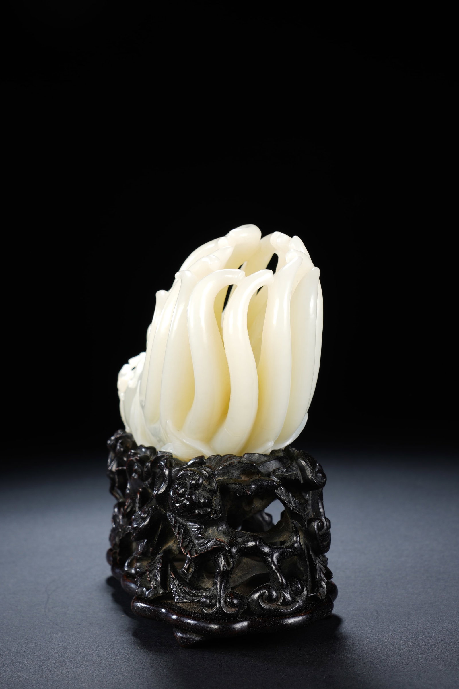 Jade Carved Buddha Hand Fruit Shape Figure - 7