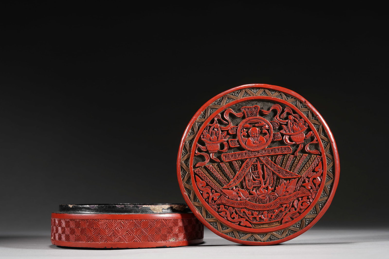 Lacquerware Red Carved Flower and Chun Pattern Lid Box - 4