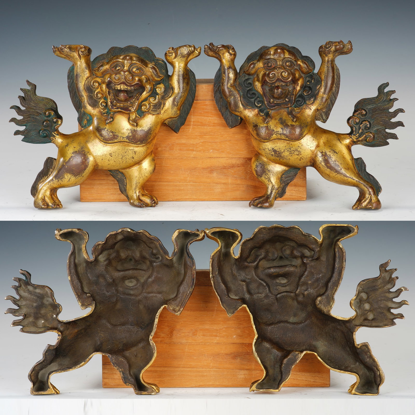 Pair of Gilt Bronze Carved Beast Shape Ornament: Pair of Gilt Bronze Carved Beast Shape Ornament (20 x 4 x 22cm,Weight 1777g)