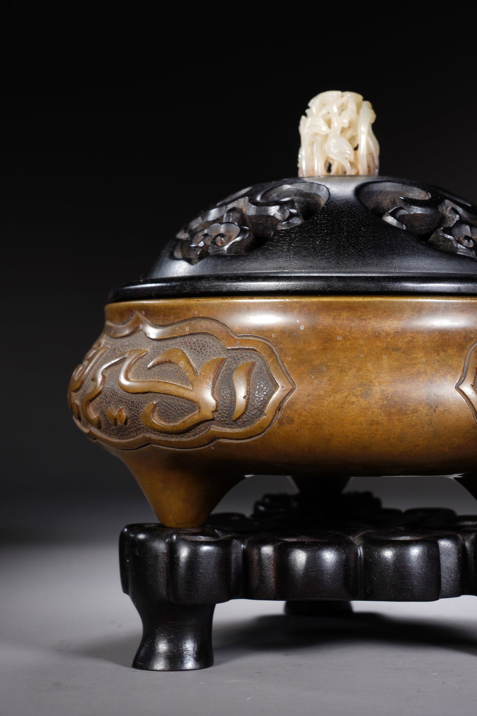 Bronze Carved Arven Pattern Incense Burner - 5