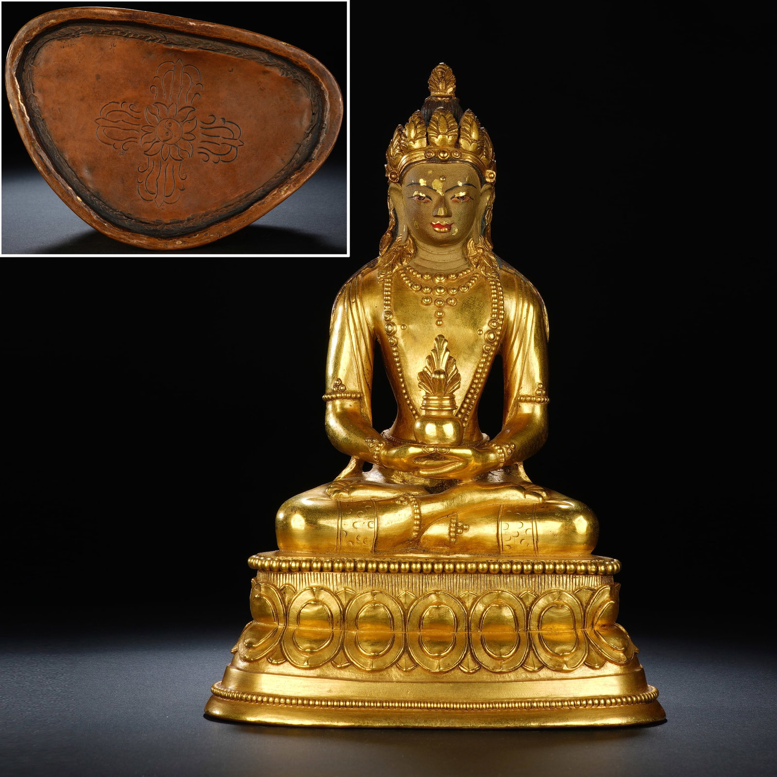 Gilt Bronze Infinite Life Buddha Figure: Gilt Bronze Infinite Life Buddha Figure (14 x 10 x 21cm,Weight 1947g)