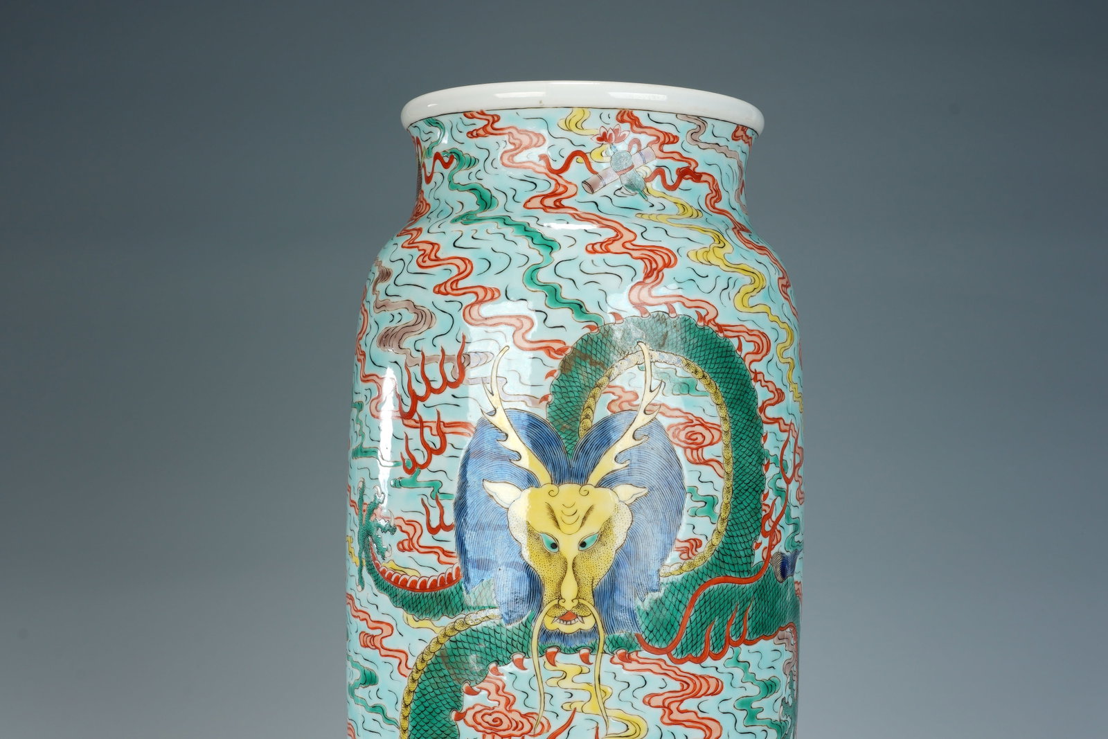 Wucai Cloud and Dragon Pattern Porcelain Vase - 3