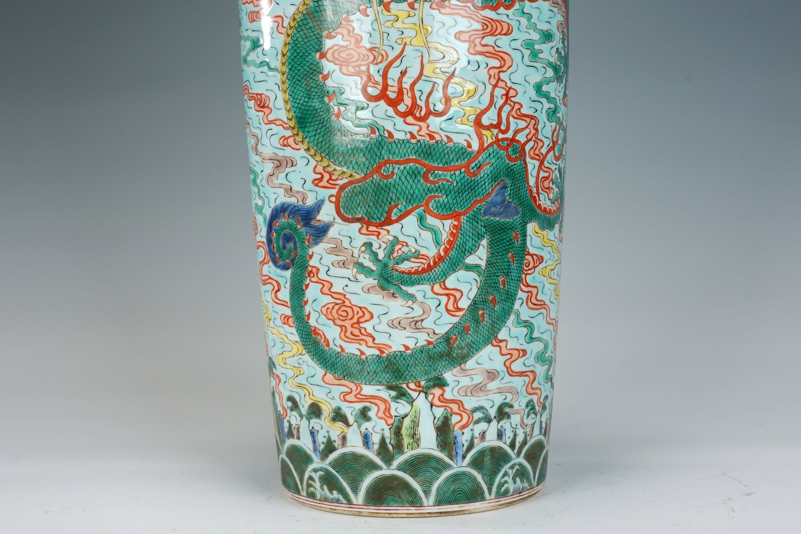 Wucai Cloud and Dragon Pattern Porcelain Vase - 4