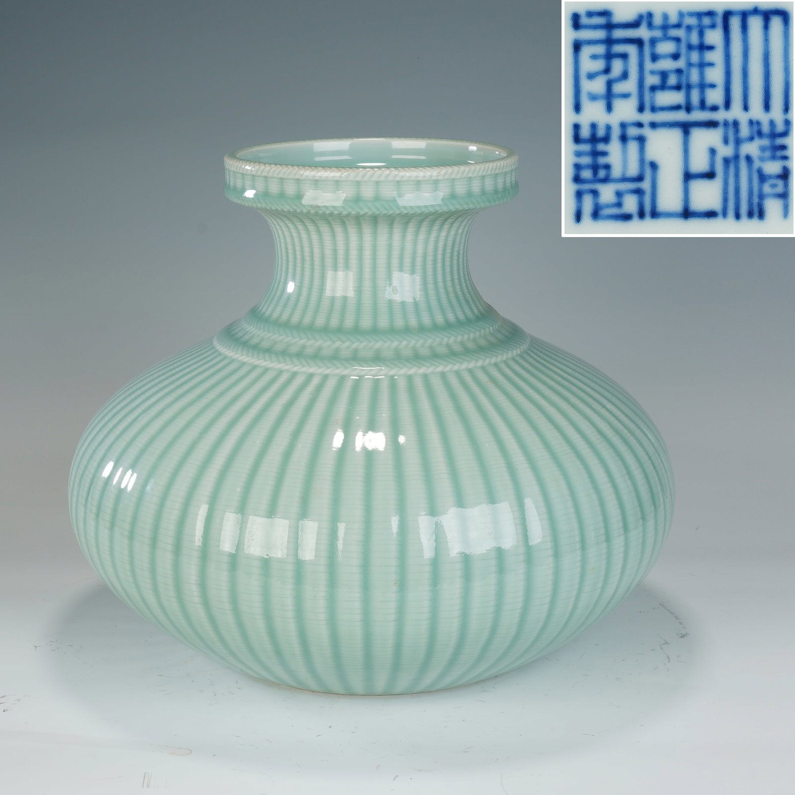 Bean Green Glazed Flower Pattern Porcelain Zun: Bean Green Glazed Flower Pattern Porcelain Zun (32 x 29cm)