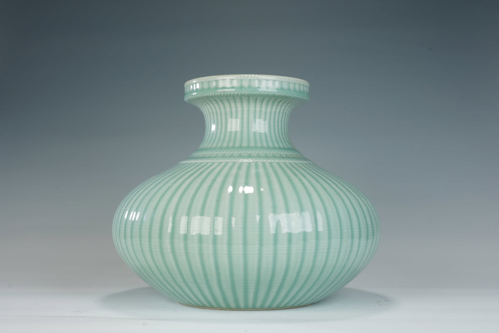 Bean Green Glazed Flower Pattern Porcelain Zun - 2
