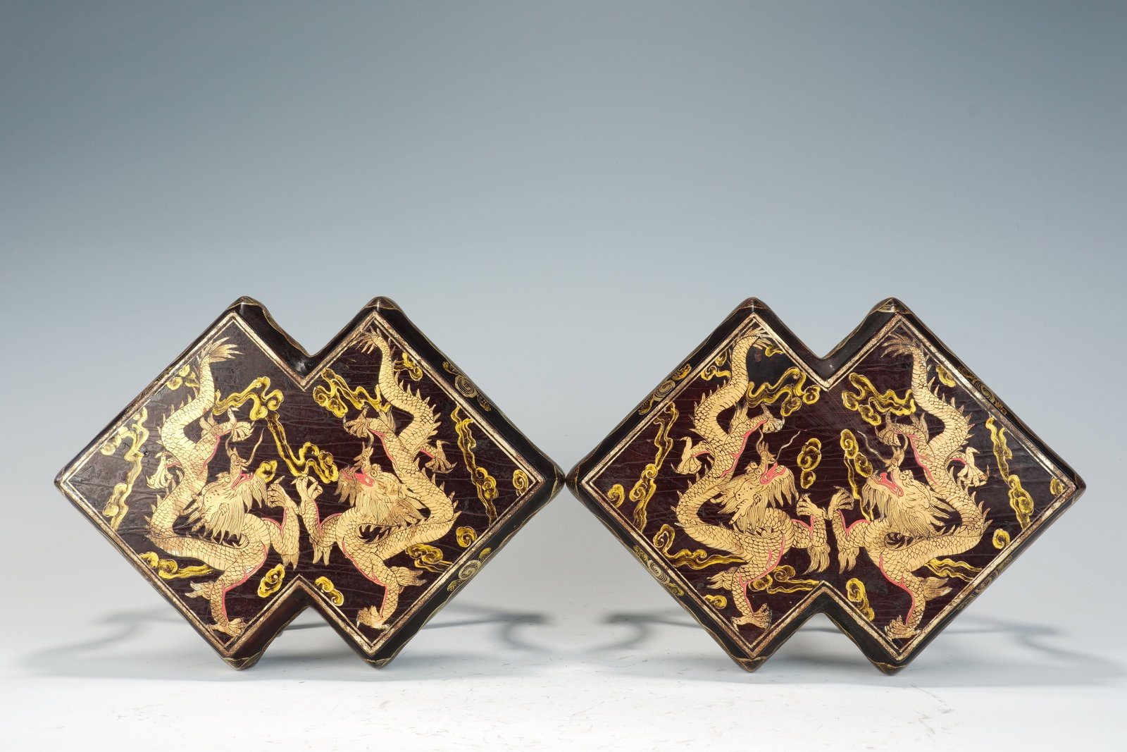 Pair of Lacquerware Gold Drawing Dragon Pattern Square Table - 7