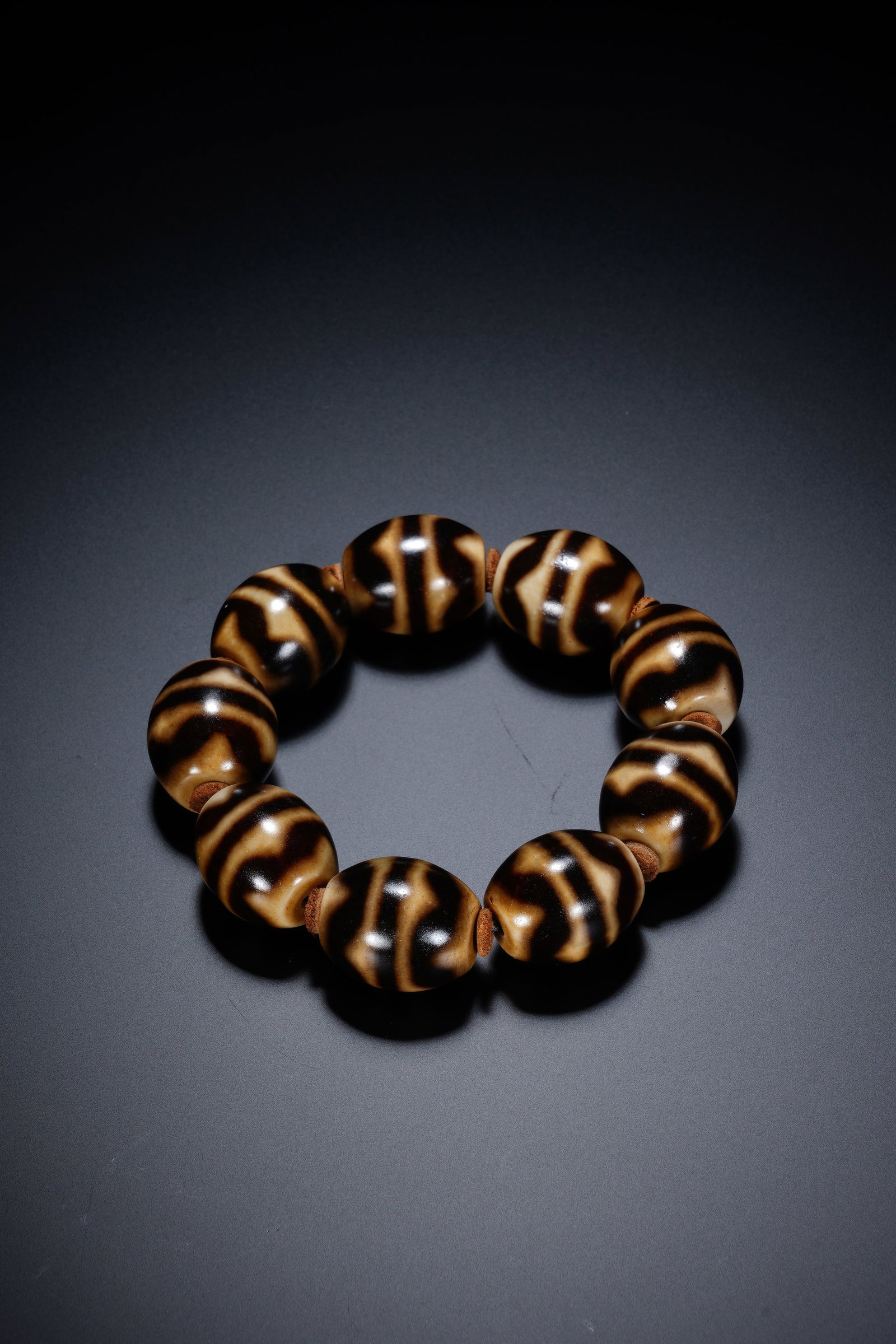 Agate Dzi Bead Bracelet - 7