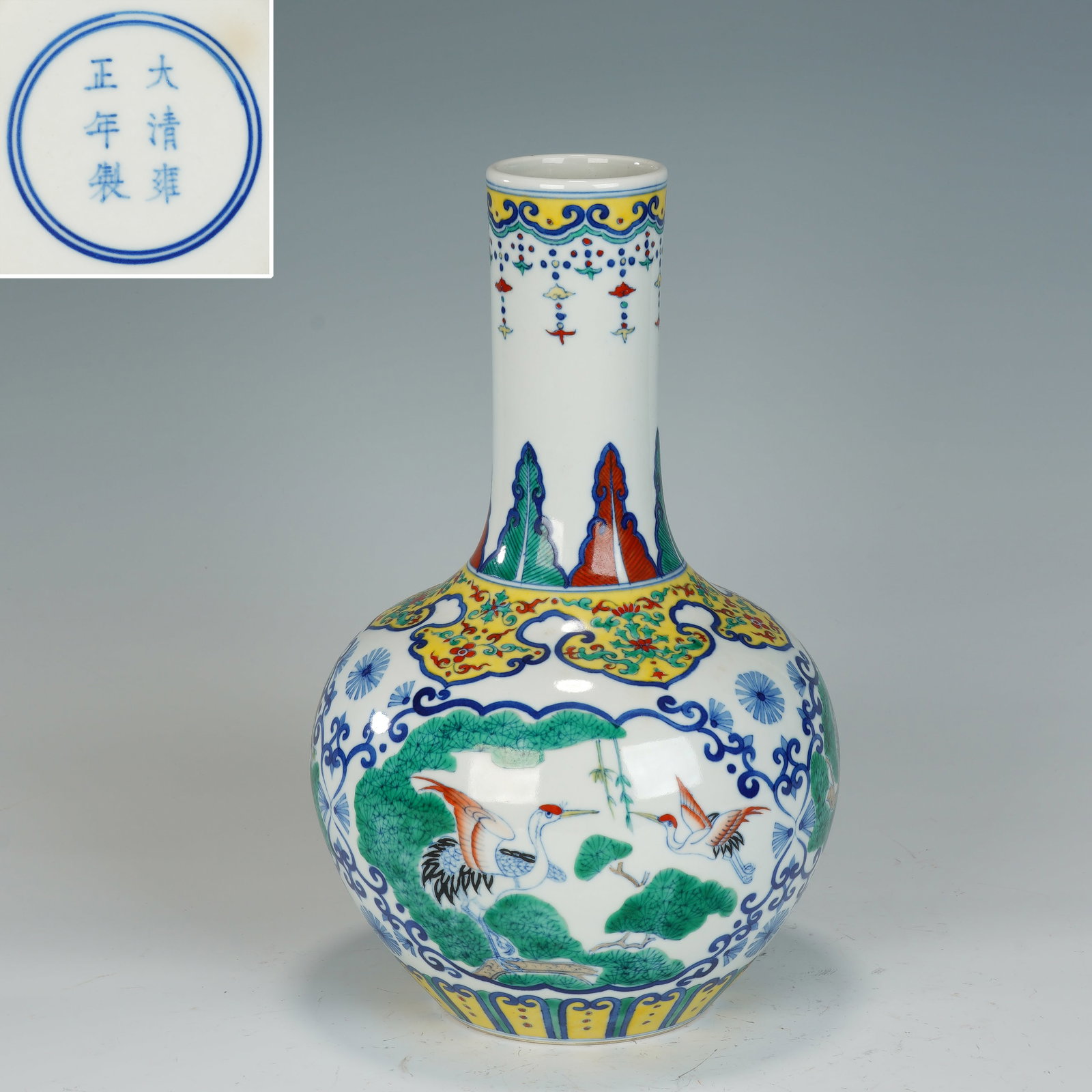 Doucai Pine Tree and Crane Pattern Porcelain Tianqiu Vase: Doucai Pine Tree and Crane Pattern Porcelain Tianqiu Vase (17 x 28cm)