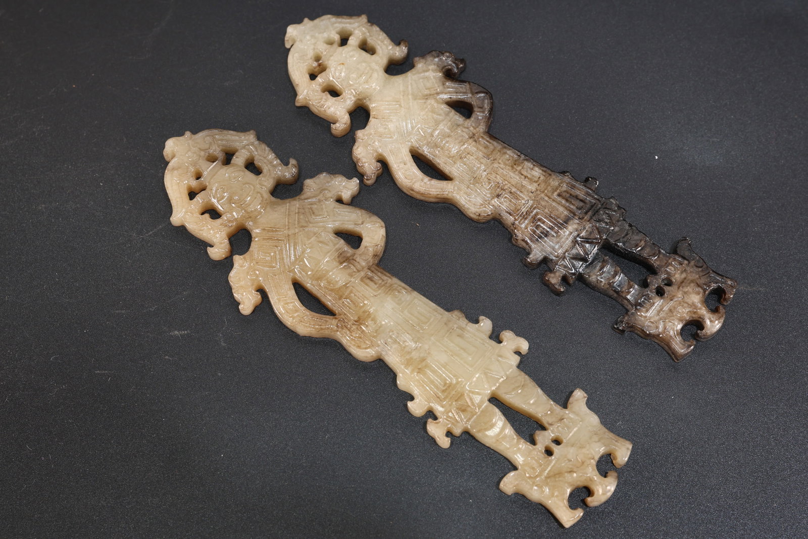 Pair of Jade Carved Beast Face Pattern Character and Bird Shape Ornament: Pair of Jade Carved Beast Face Pattern Character and Bird Shape Ornament (13.5 x 4.3 x 0.5cm)