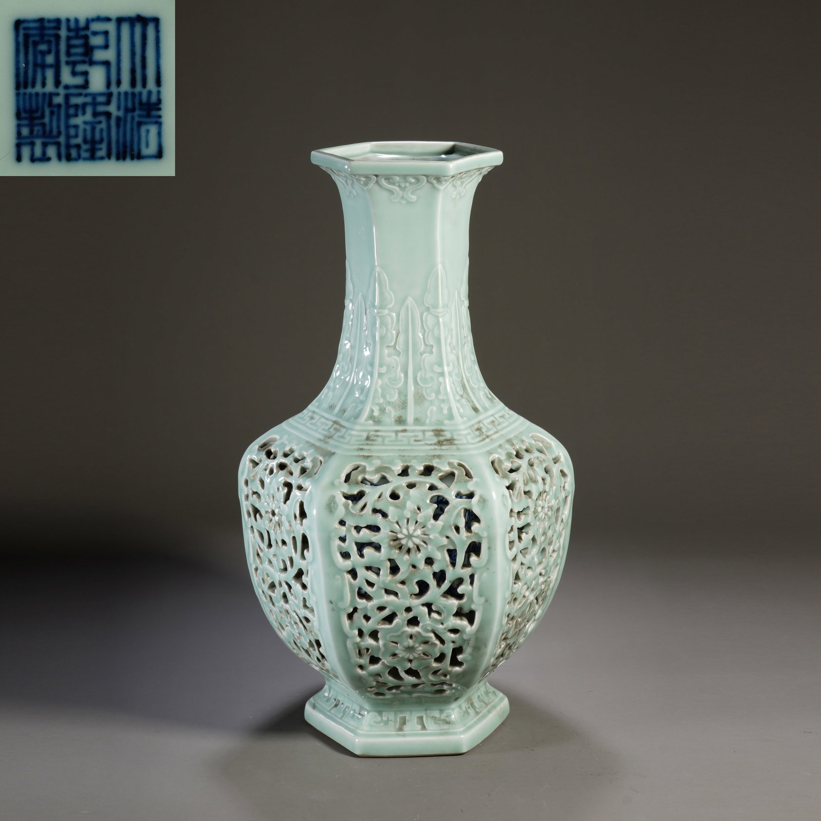 Bean Green Glazed Carved Flower Pattern Porcelain Vase: Bean Green Glazed Carved Flower Pattern Porcelain Vase (20 x 40cm)