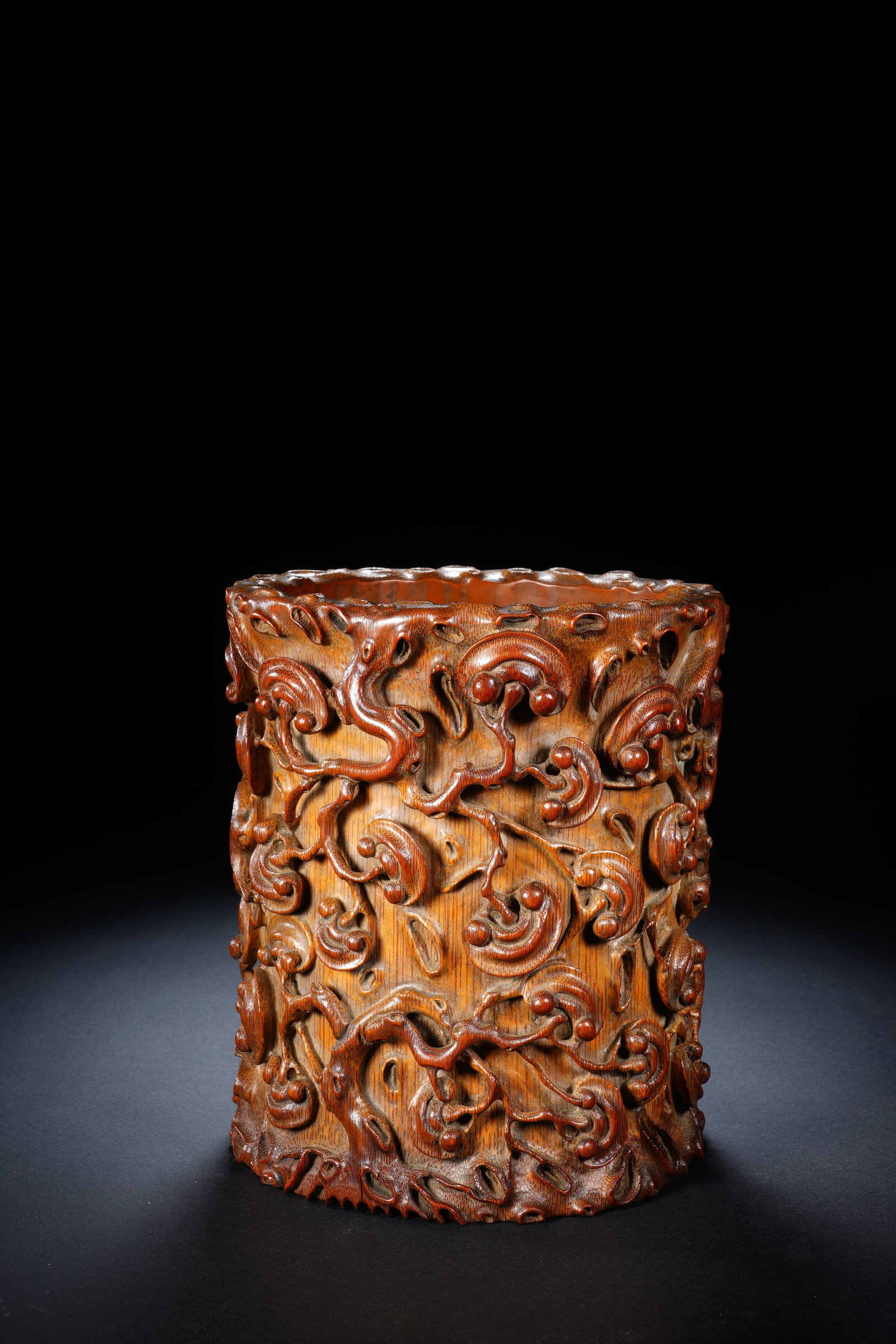 Bamboo Carved Cloud and Chi Dragon Pattern Brush Pot - 5