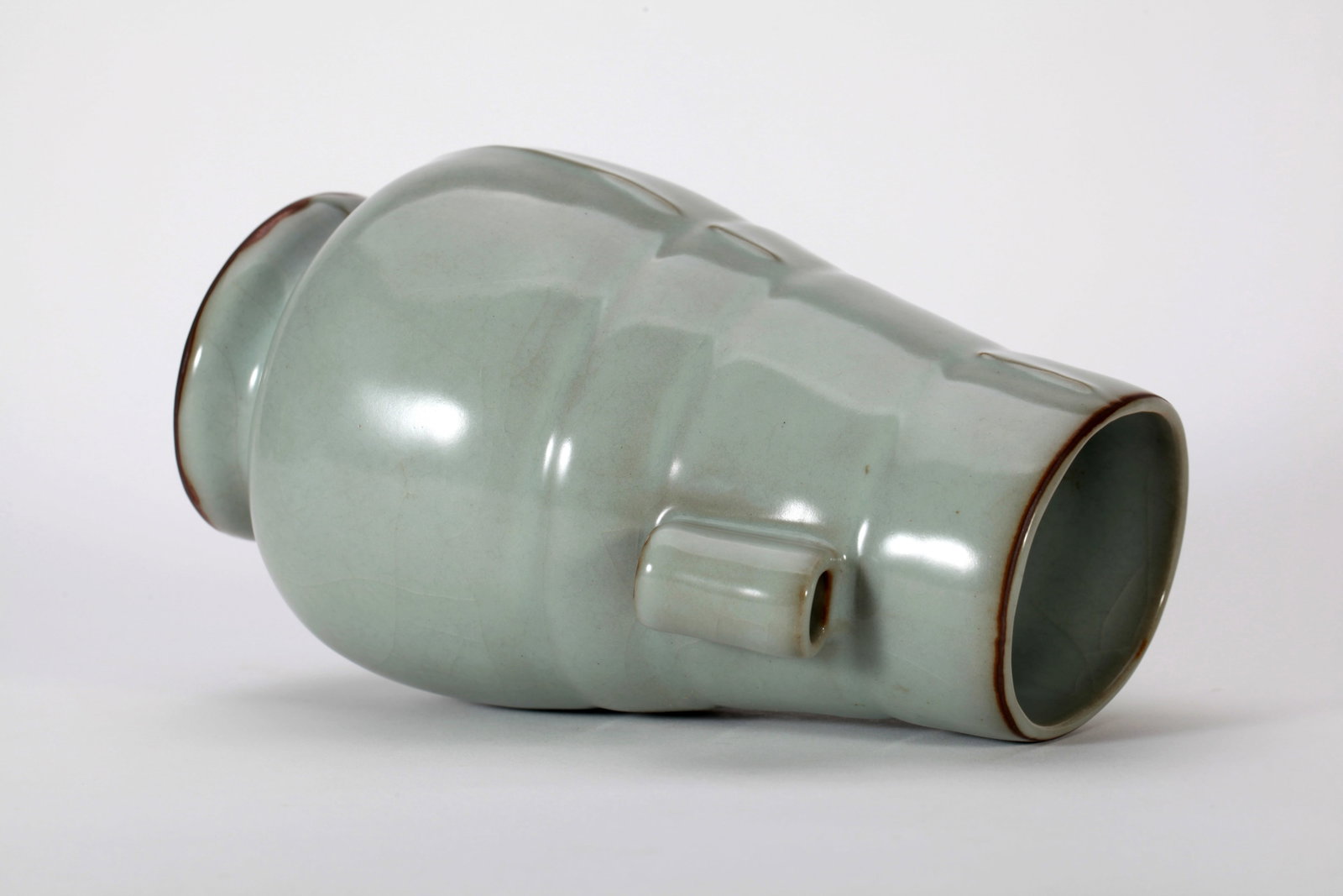 A GUAN-TYPE TWO-EARED VASE - 11