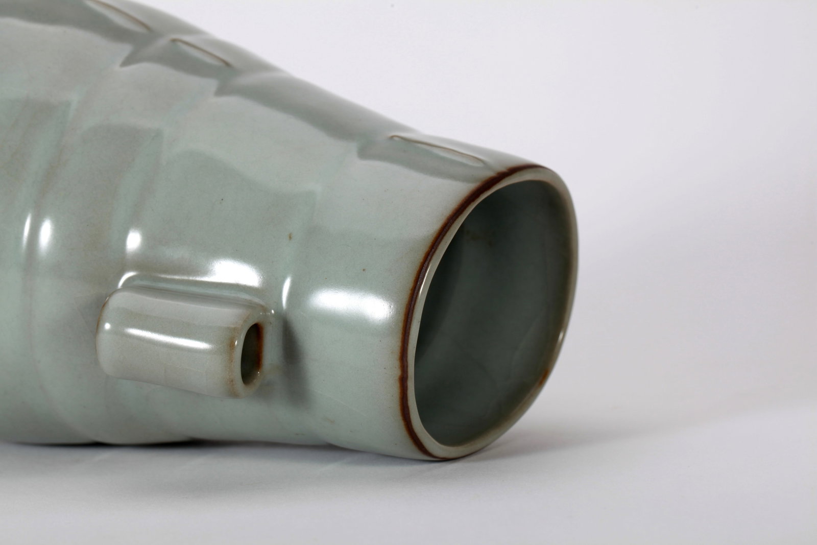 A GUAN-TYPE TWO-EARED VASE - 12