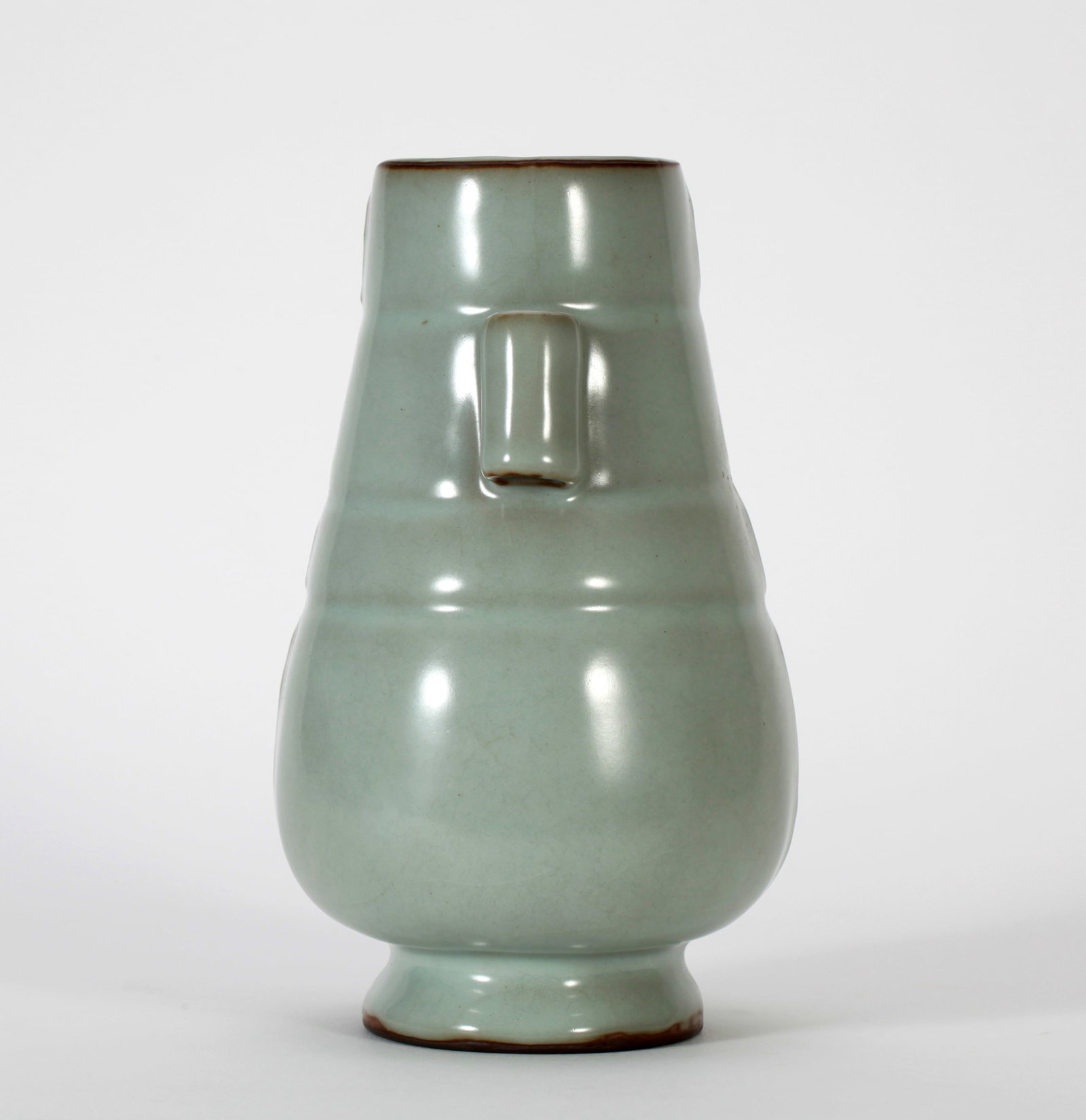 A GUAN-TYPE TWO-EARED VASE - 8