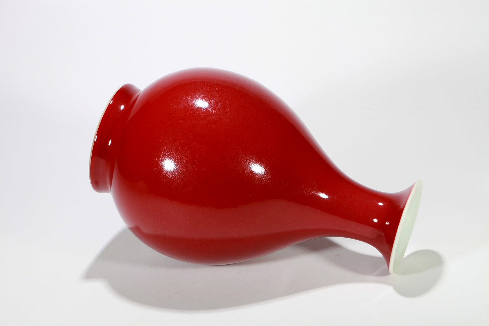 A SACRIFICIAL RED PEAR-SHAPED VASE - 6