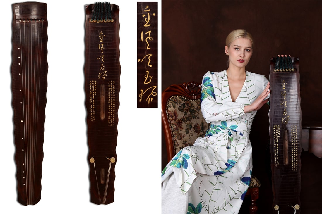 A GUQIN ZITHER: A GUQIN ZITHER Length:120cm