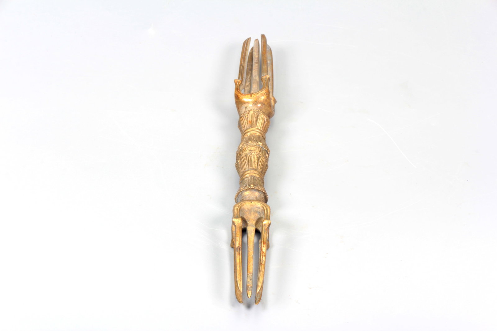 A BRONZE FIVE-PRONGED VAJRA - 3