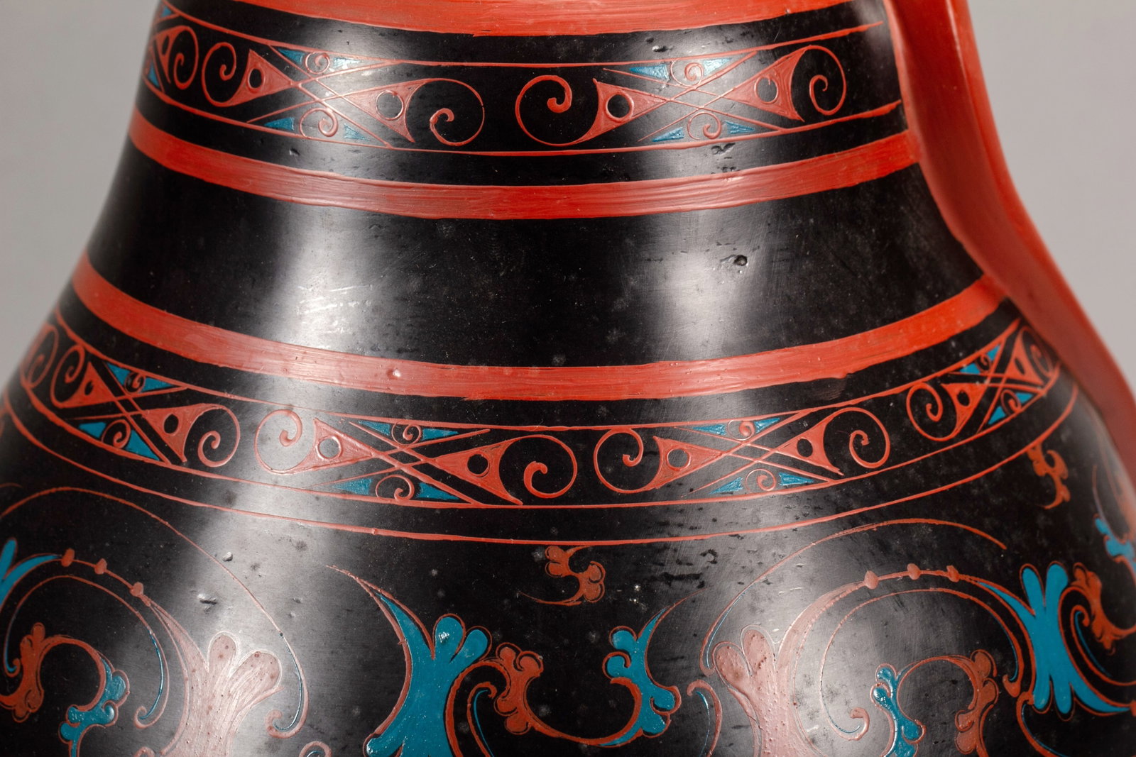 A LACQUER JAR - 3