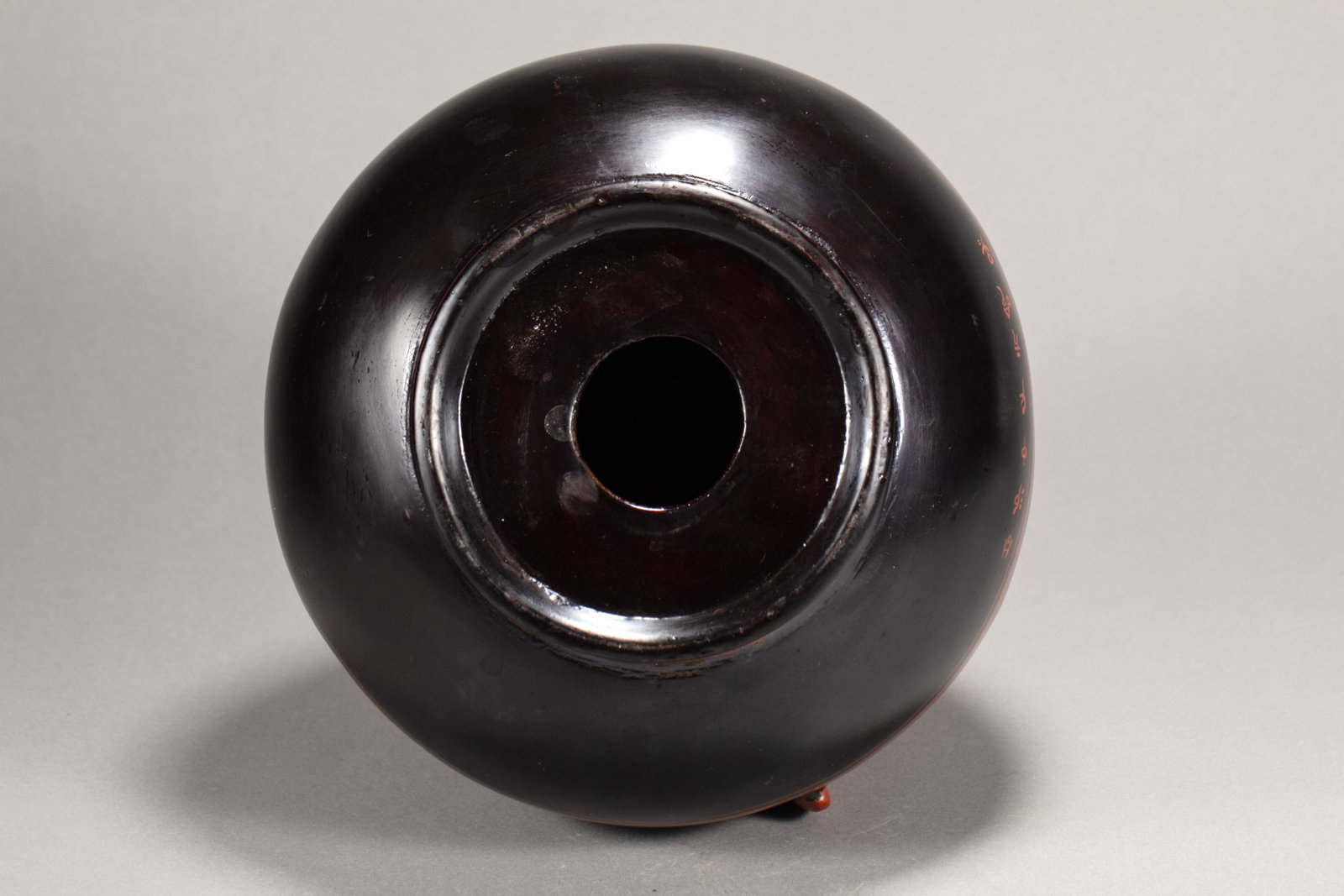 A LACQUER JAR - 9