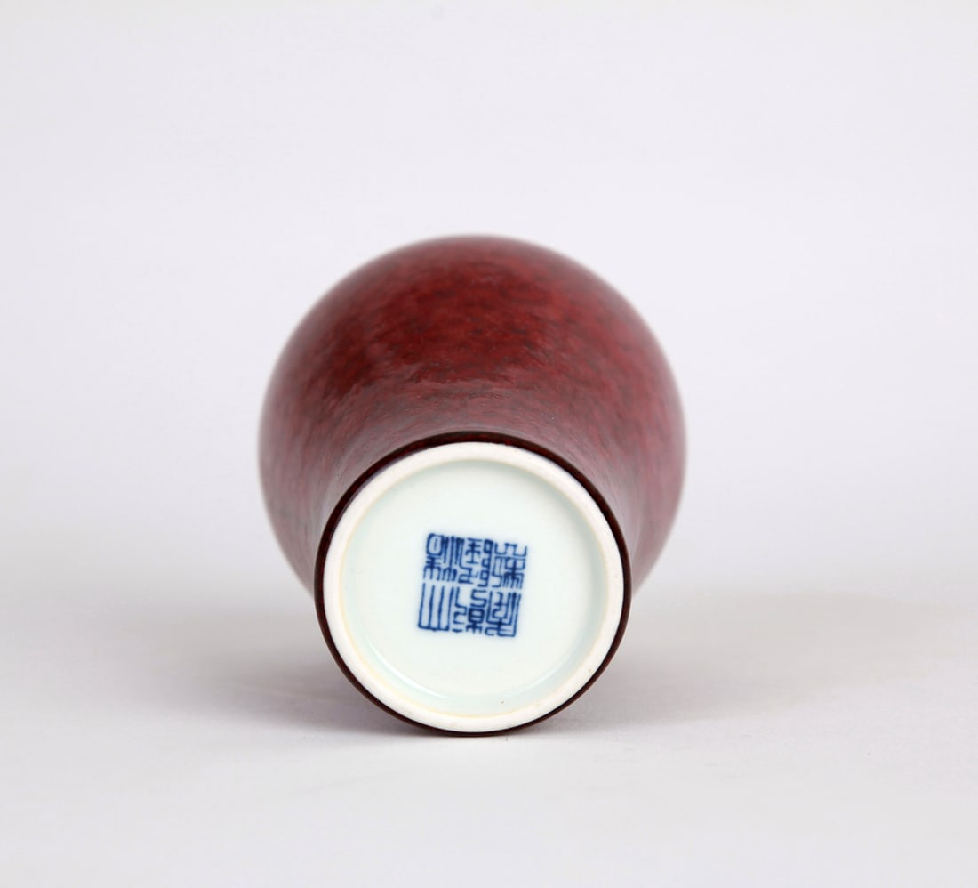 A LANG RED SMALL MEIPING VASE - 8