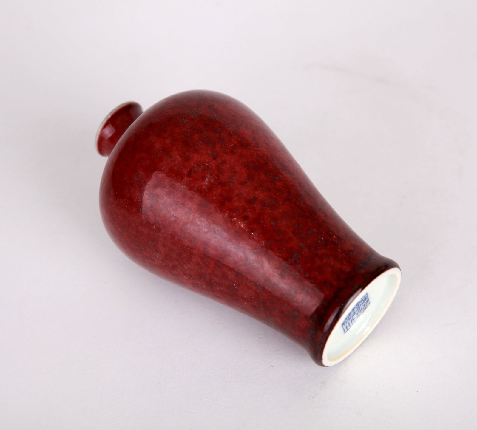A LANG RED SMALL MEIPING VASE - 9