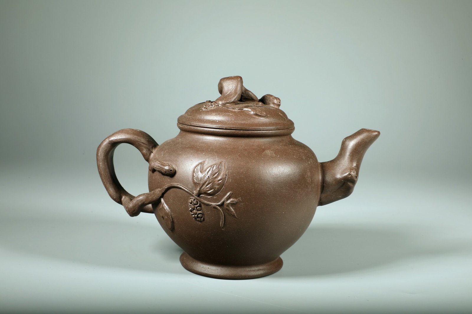 A ZISHA SQUIRREL AND GRAPE TEAPOT SET - 5