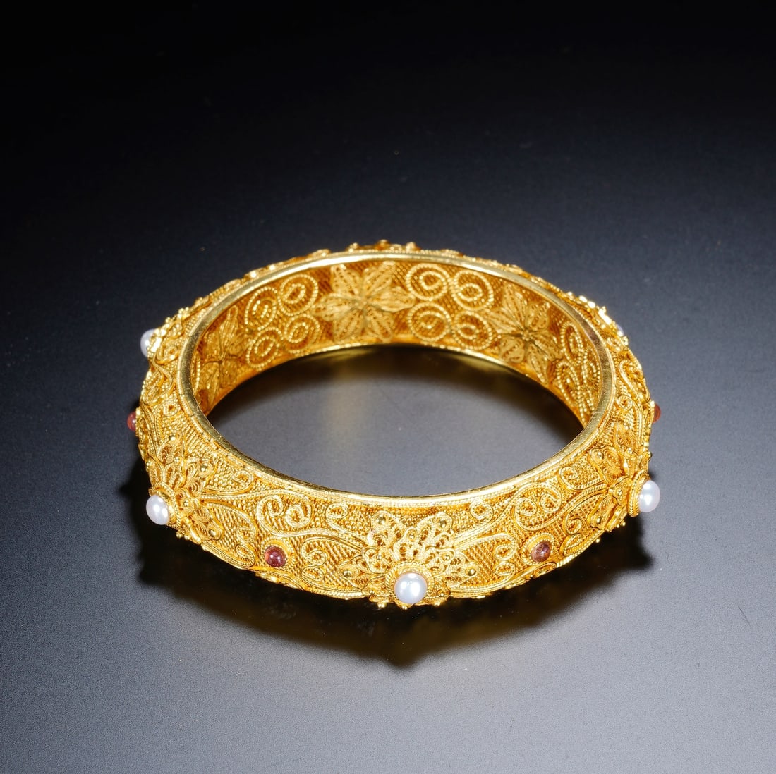 A SILVER GILT GEM-SET BANGLE - 4