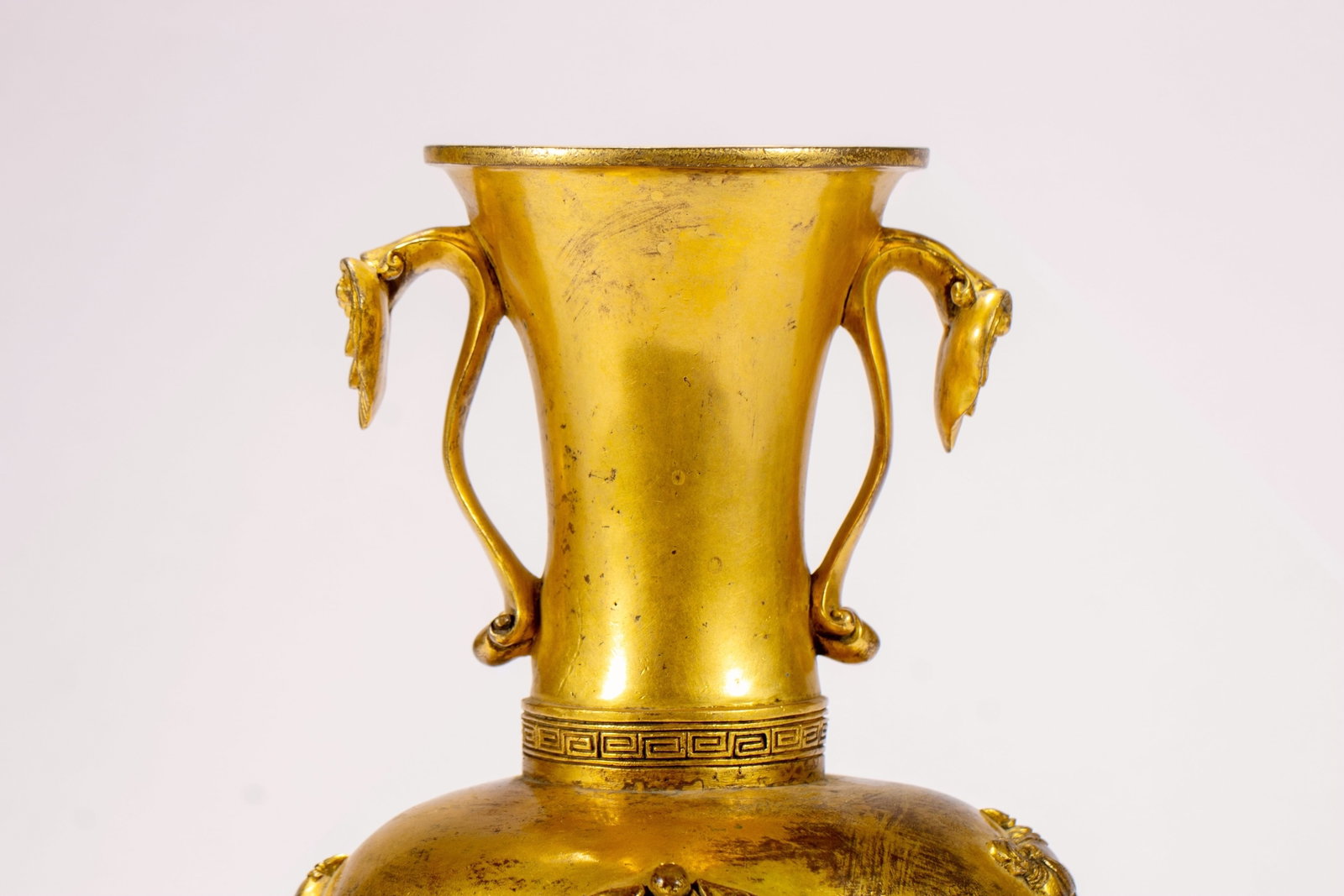 A GILT-BRONZE VASE - 2