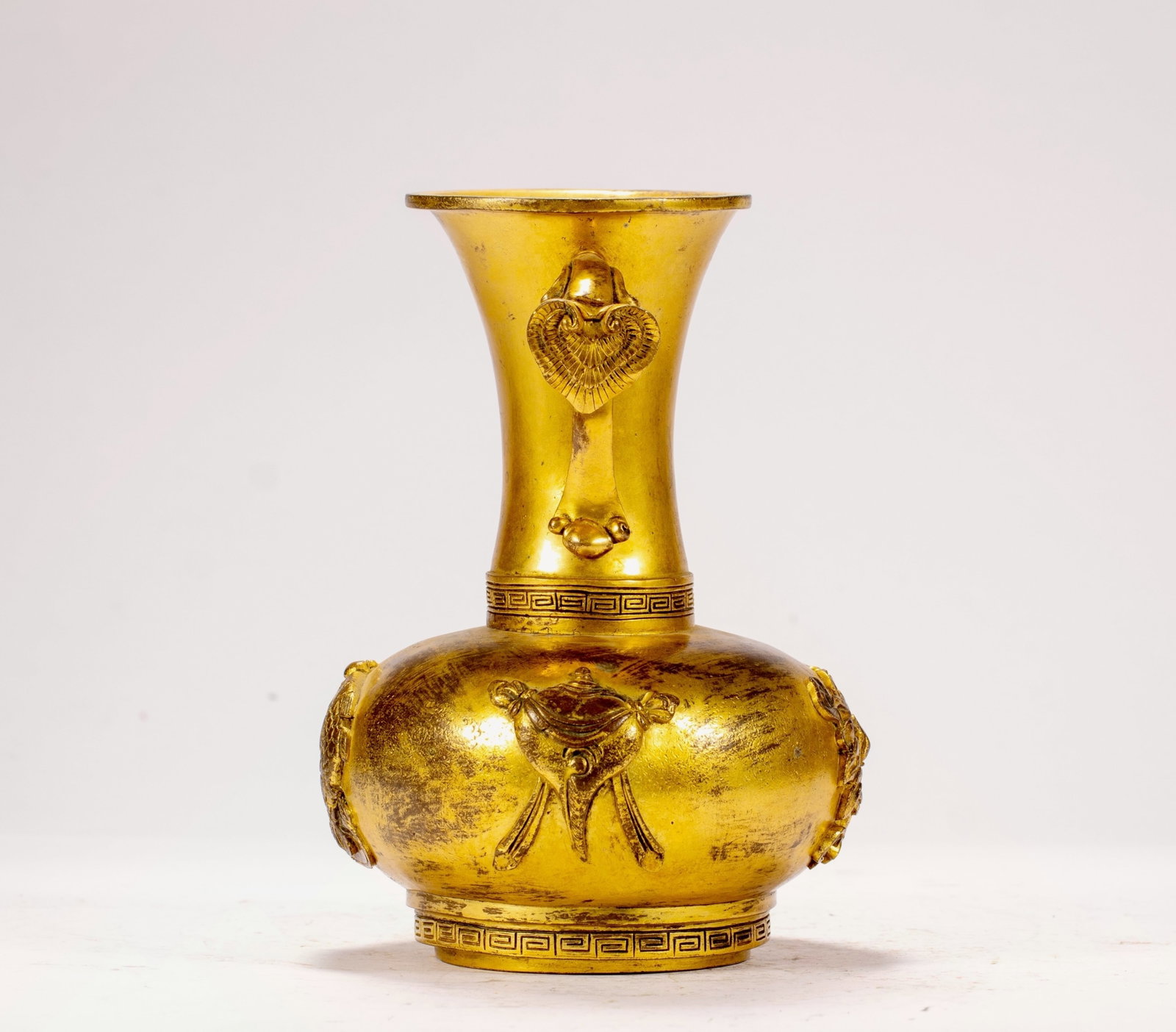 A GILT-BRONZE VASE - 4
