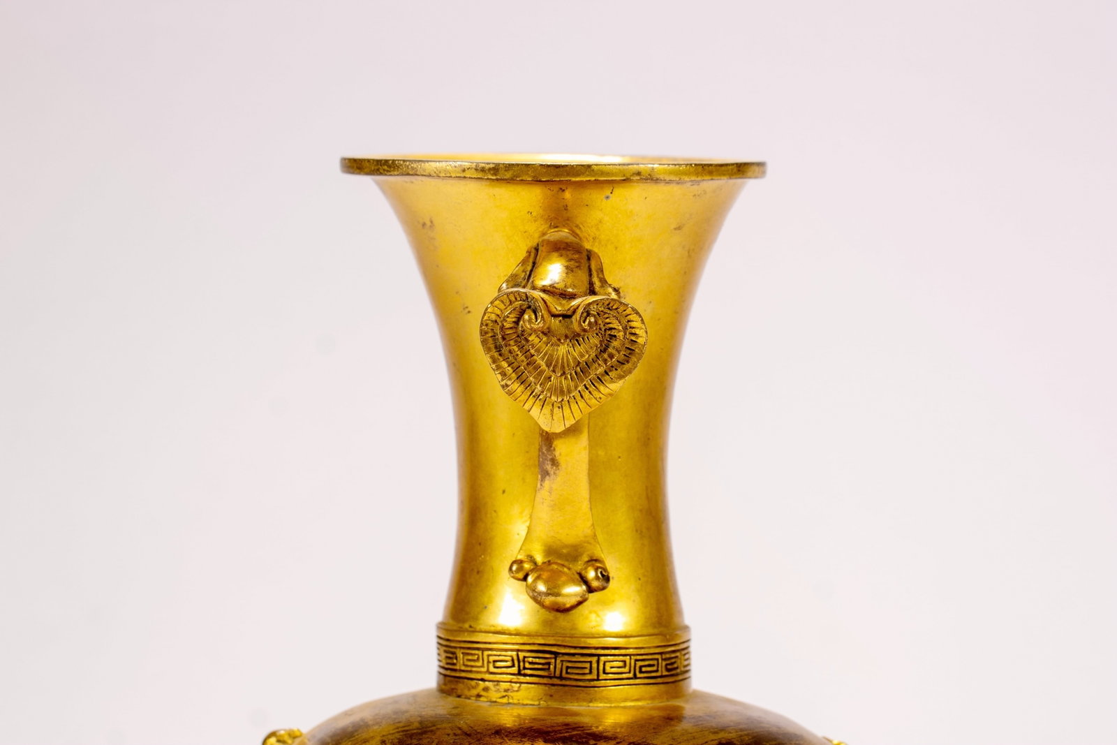A GILT-BRONZE VASE - 5