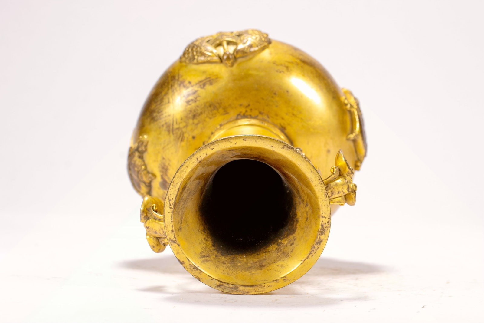 A GILT-BRONZE VASE - 7