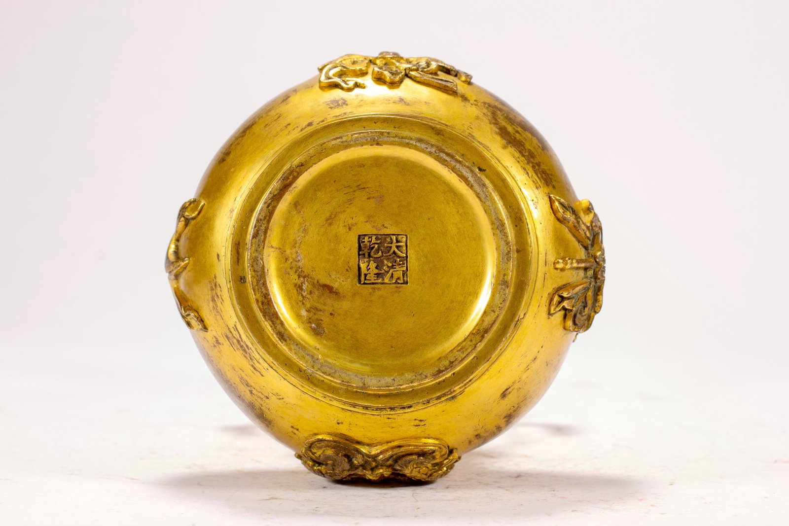 A GILT-BRONZE VASE - 8