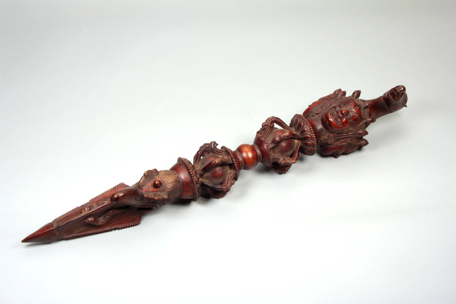 A EAGLEWOOD HAYAGRIVA VAJRA PESTLE: A EAGLEWOOD HAYAGRIVA VAJRA PESTLE Length:49.3cm,Width:7.4cm