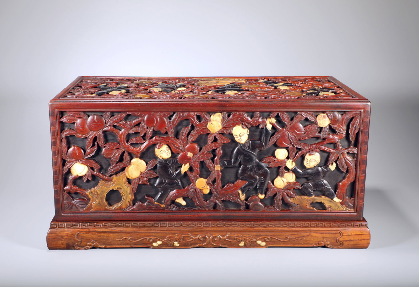A HUANGHUALI INLAID ZITAN AND HORN 'FIVE SONS' STATIONERY BOX: A HUANGHUALI INLAID ZITAN AND HORN 'FIVE SONS' STATIONERY BOX Length:47.5cm,Width:25.5cm,Height:23cm