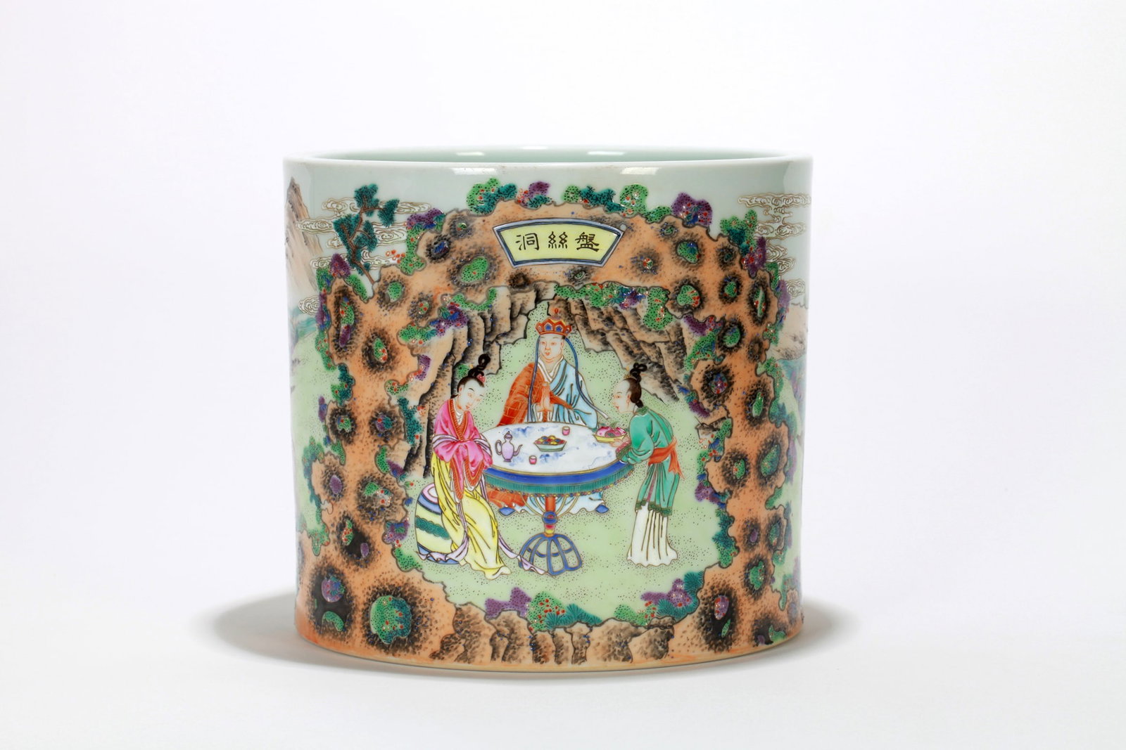 A FAMILLE ROSE FIGURAL BRUSHPOT (WITH DOCUMENTS) - 2