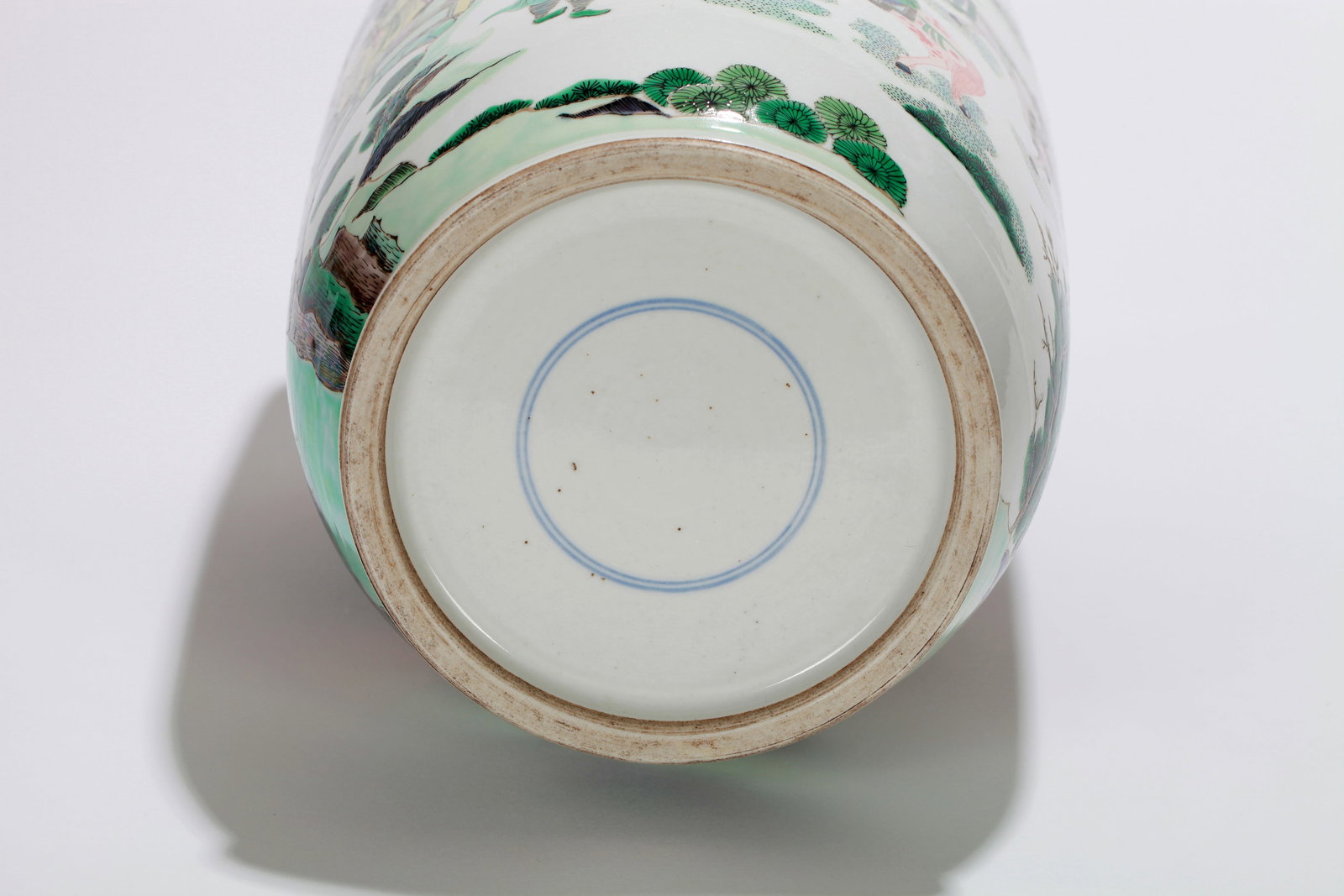 A WUCAI FIGURAL VASE - 15
