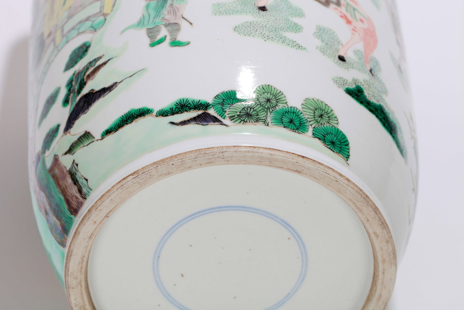 A WUCAI FIGURAL VASE - 16