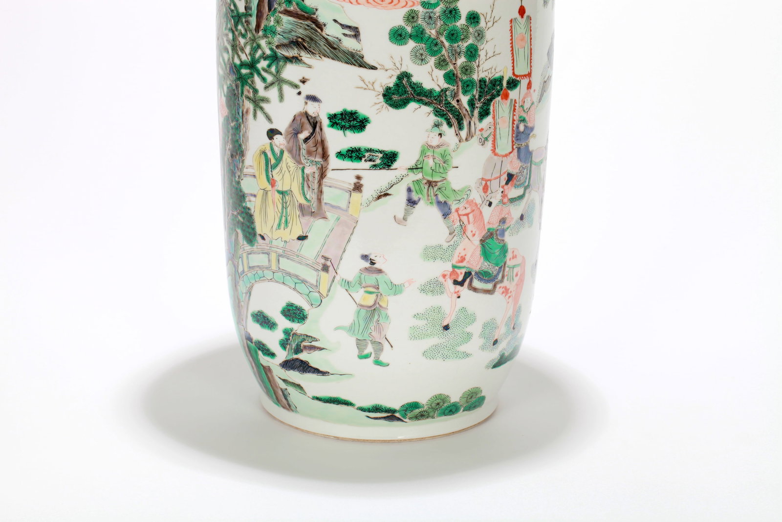 A WUCAI FIGURAL VASE - 8