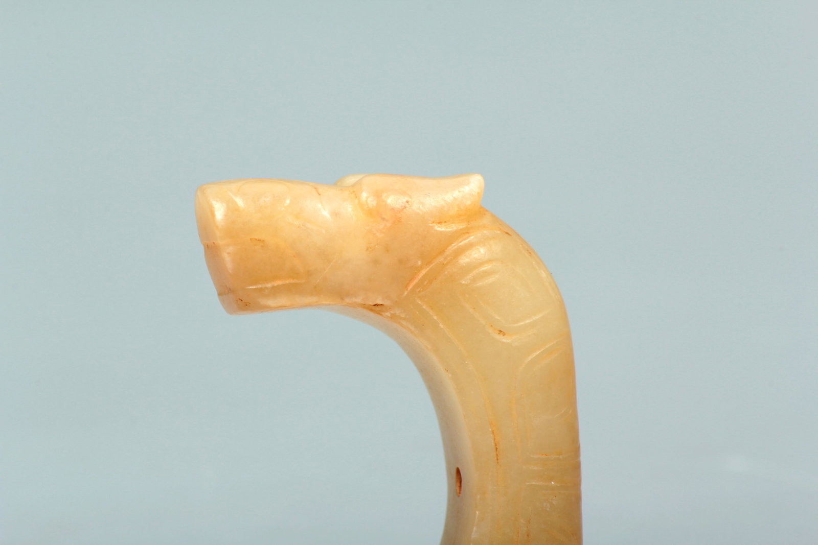 A HETIAN JADE DRAGON PENDANT - 2