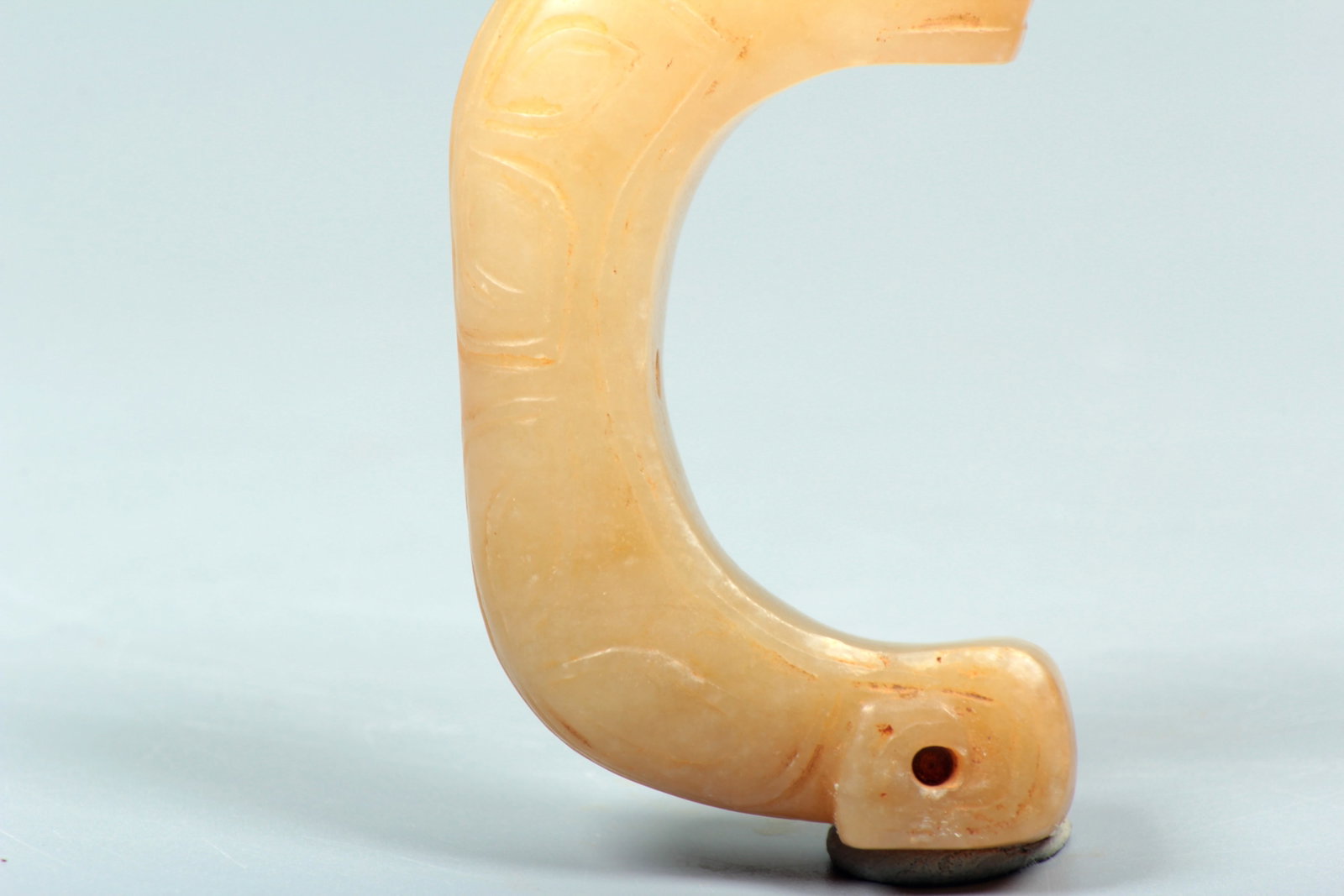A HETIAN JADE DRAGON PENDANT - 6