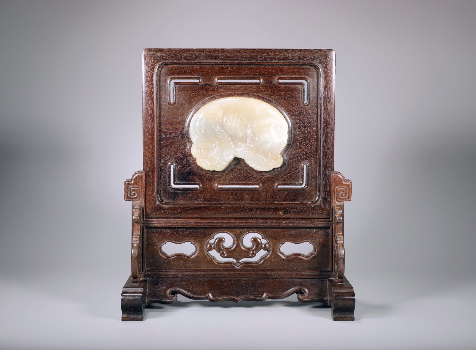 A ZITAN INLAID JADE 'PEACE AND ELEPHANT' TABLE SCREEN: A ZITAN INLAID JADE 'PEACE AND ELEPHANT' TABLE SCREEN Height:30cm,25.5*14cm