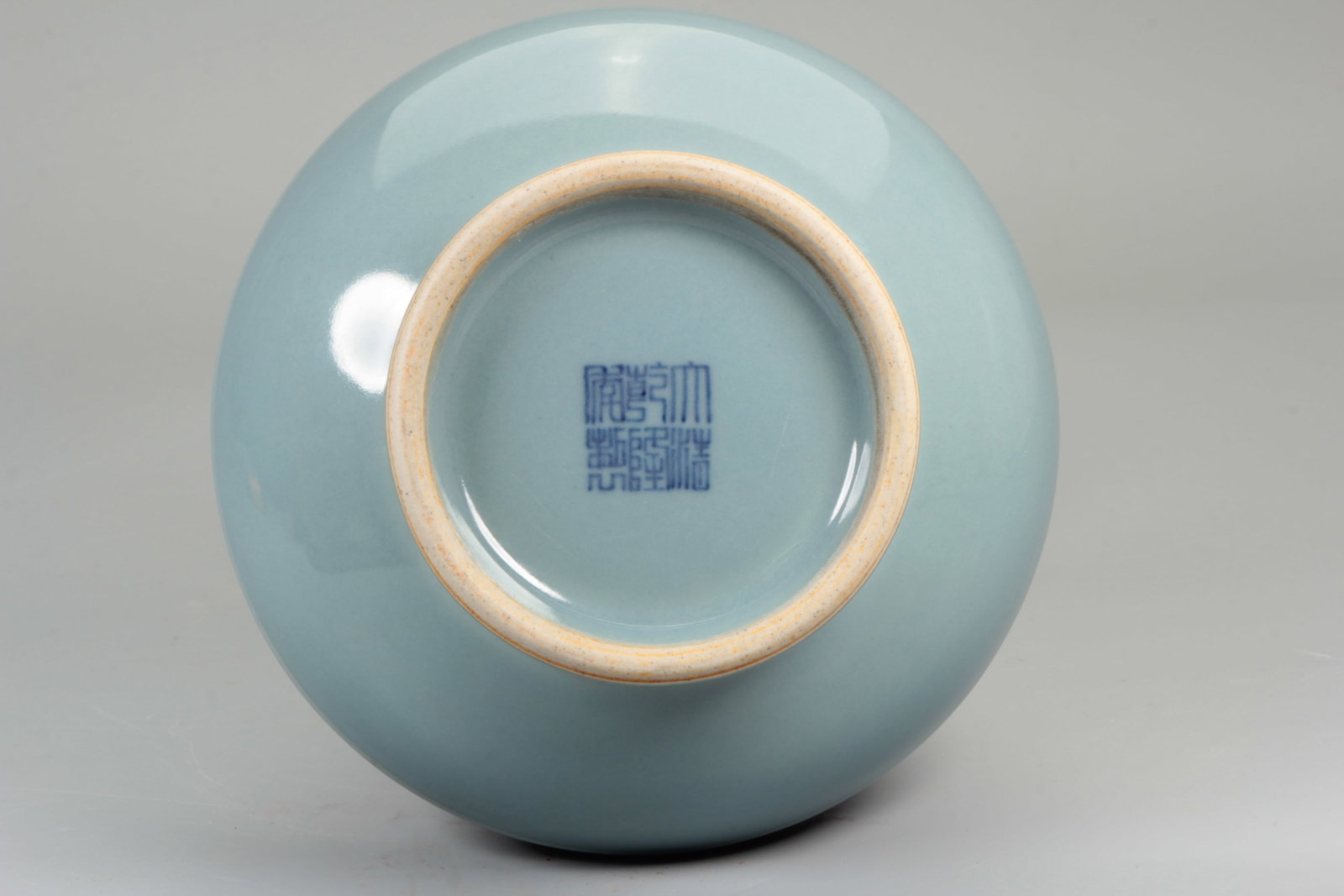A CELESTIAL GLAZE STRING-DECORATED PEAR-SHAPED VASE - 6