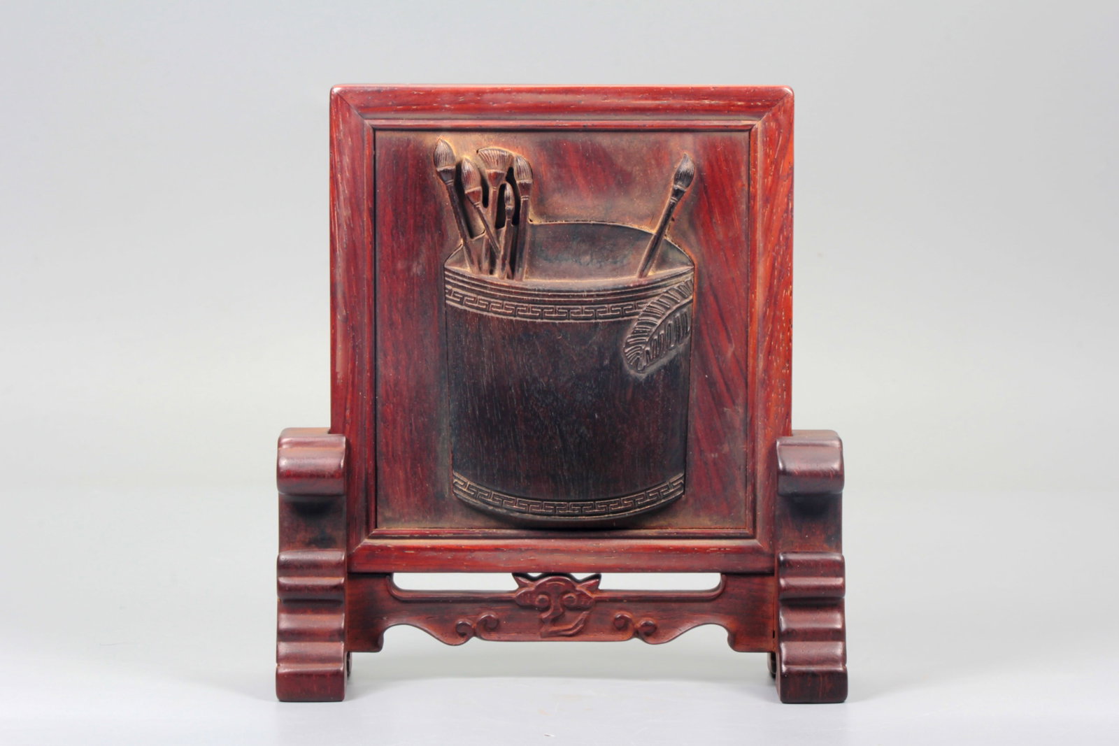 A HUANGHUALI INLAID ZITAN POETRY TABLE SCREEN: A HUANGHUALI INLAID ZITAN POETRY TABLE SCREEN Height:16.5cm,Width:15.5cm