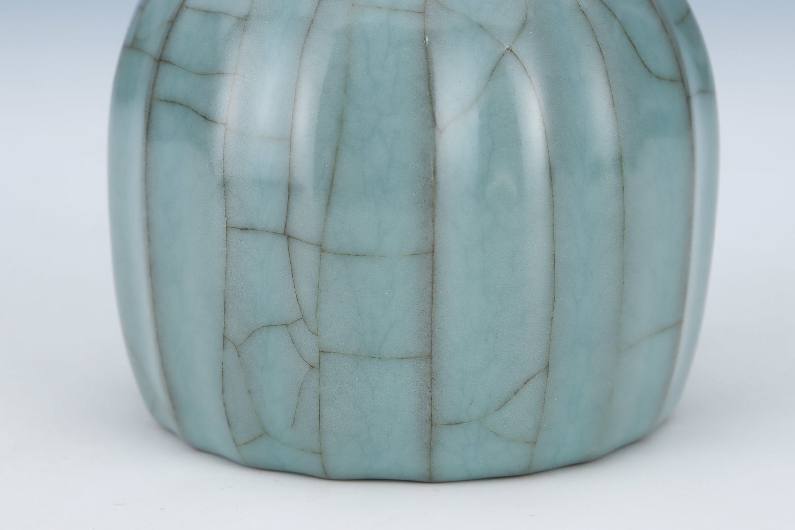 Guan Ware Porcelain Vase - 6