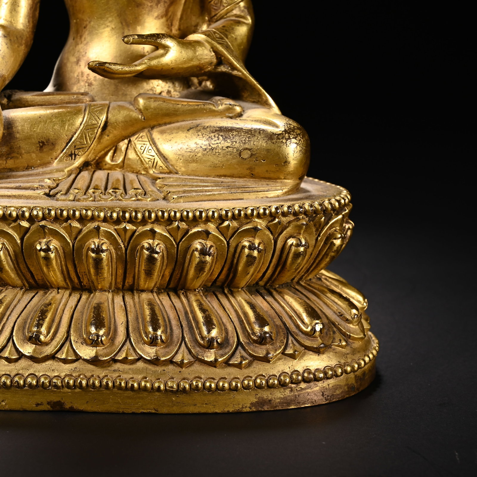 Gilt Bronze Sakyamuni Figure - 3