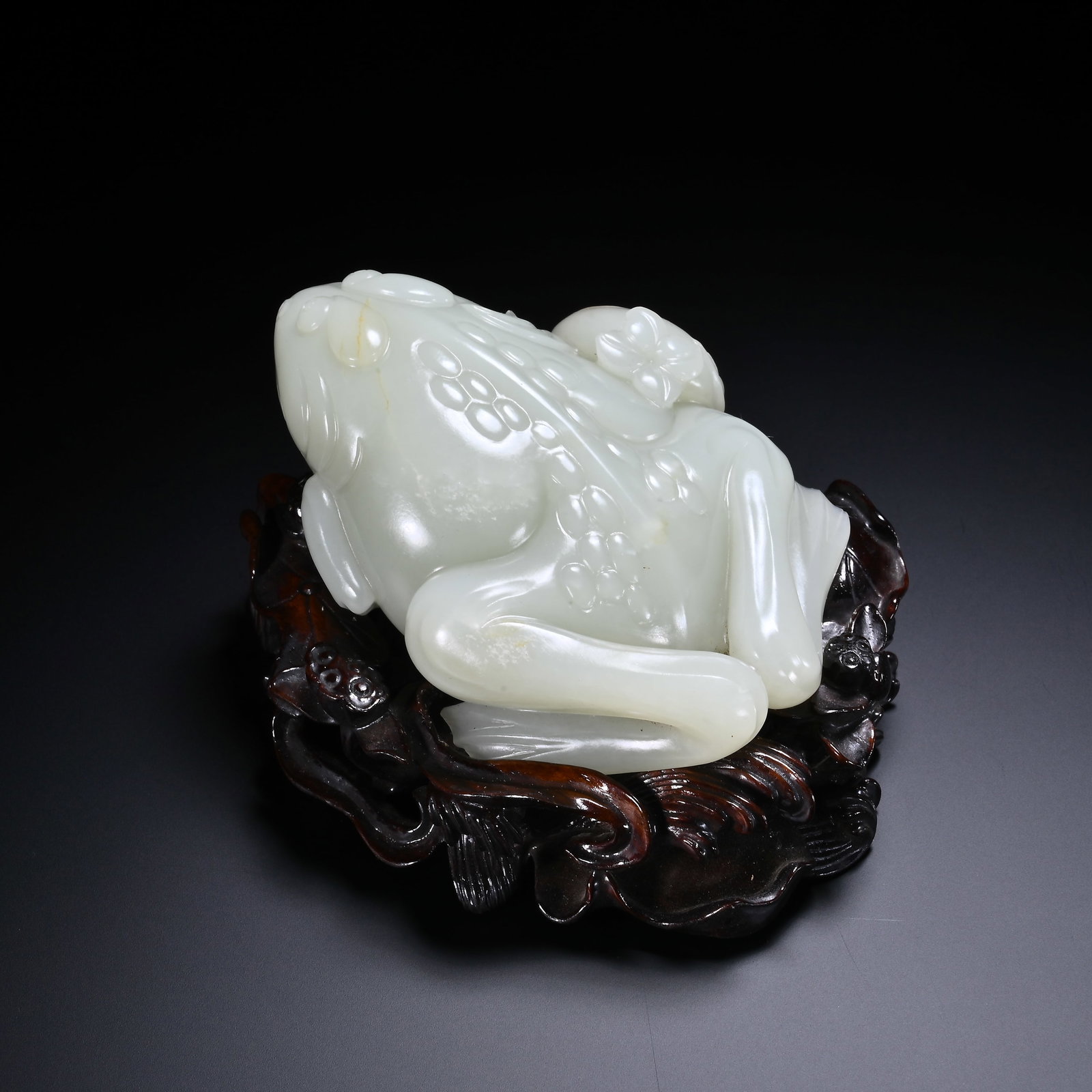 Jade Carved Toad Shape Figure - 2
