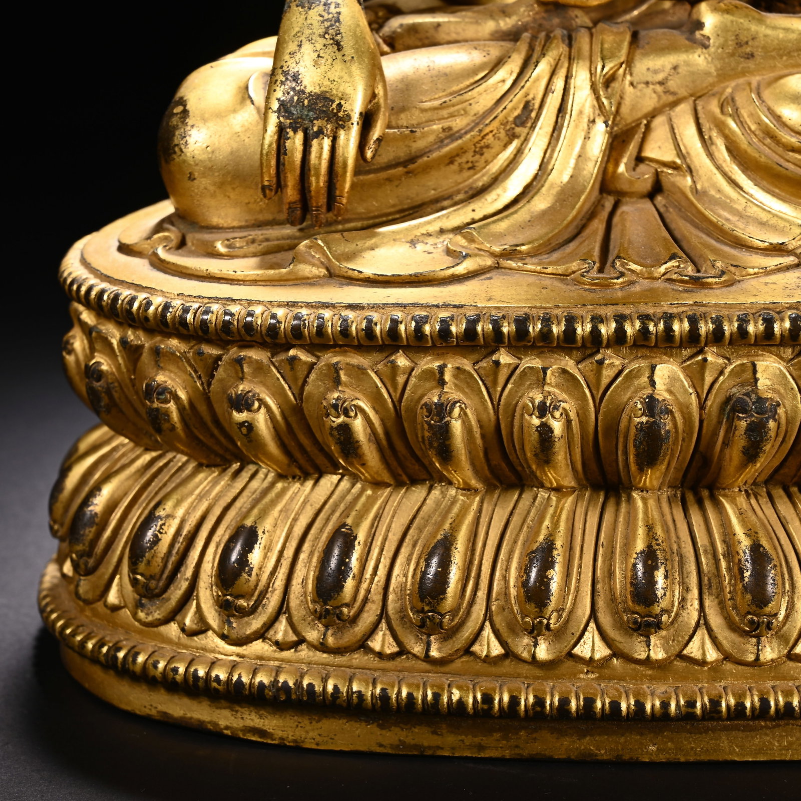Gilt Bronze Sakyamuni Figure - 3